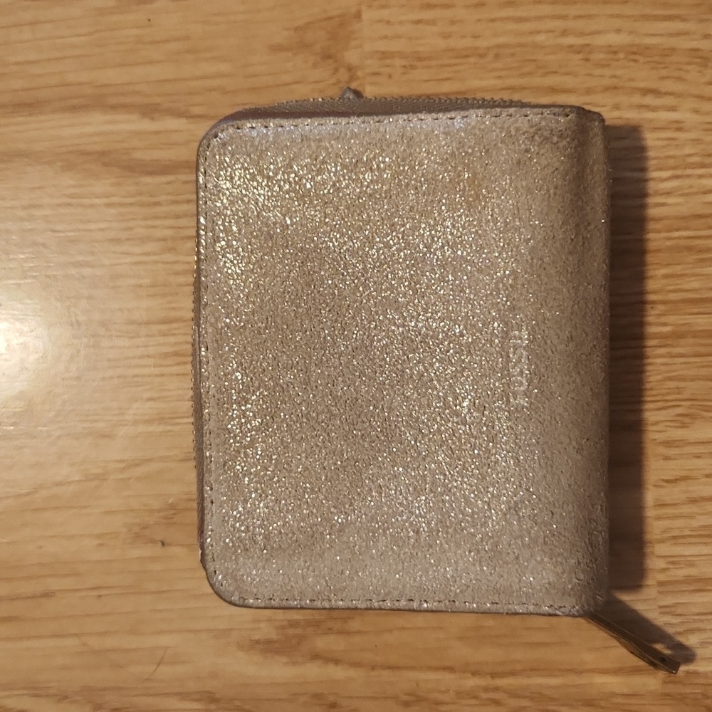 Fossil metallic wallet